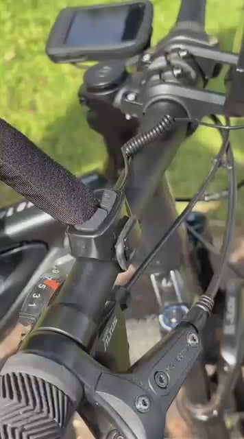 Duel bike light video demonstration in daylight